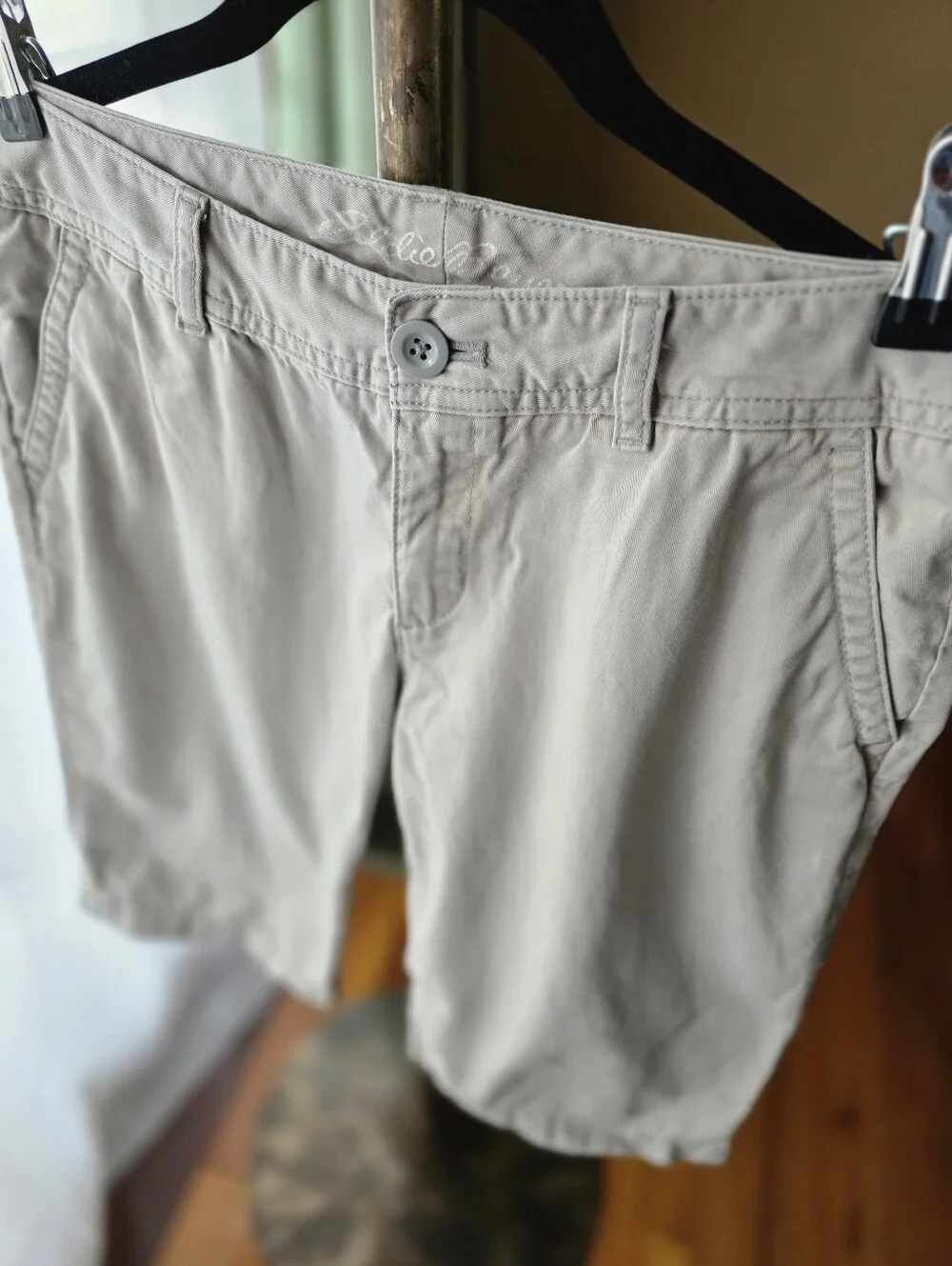 Eddie Bauer Kahki Tan Classic Bermuda Shorts Women's 4 Coastal Grandma
